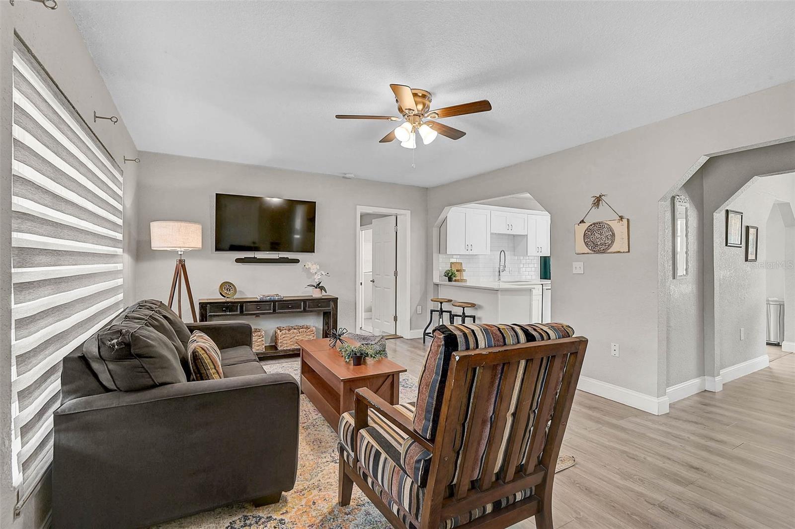 Listing photo id 3 for 1217 Ellicott Street