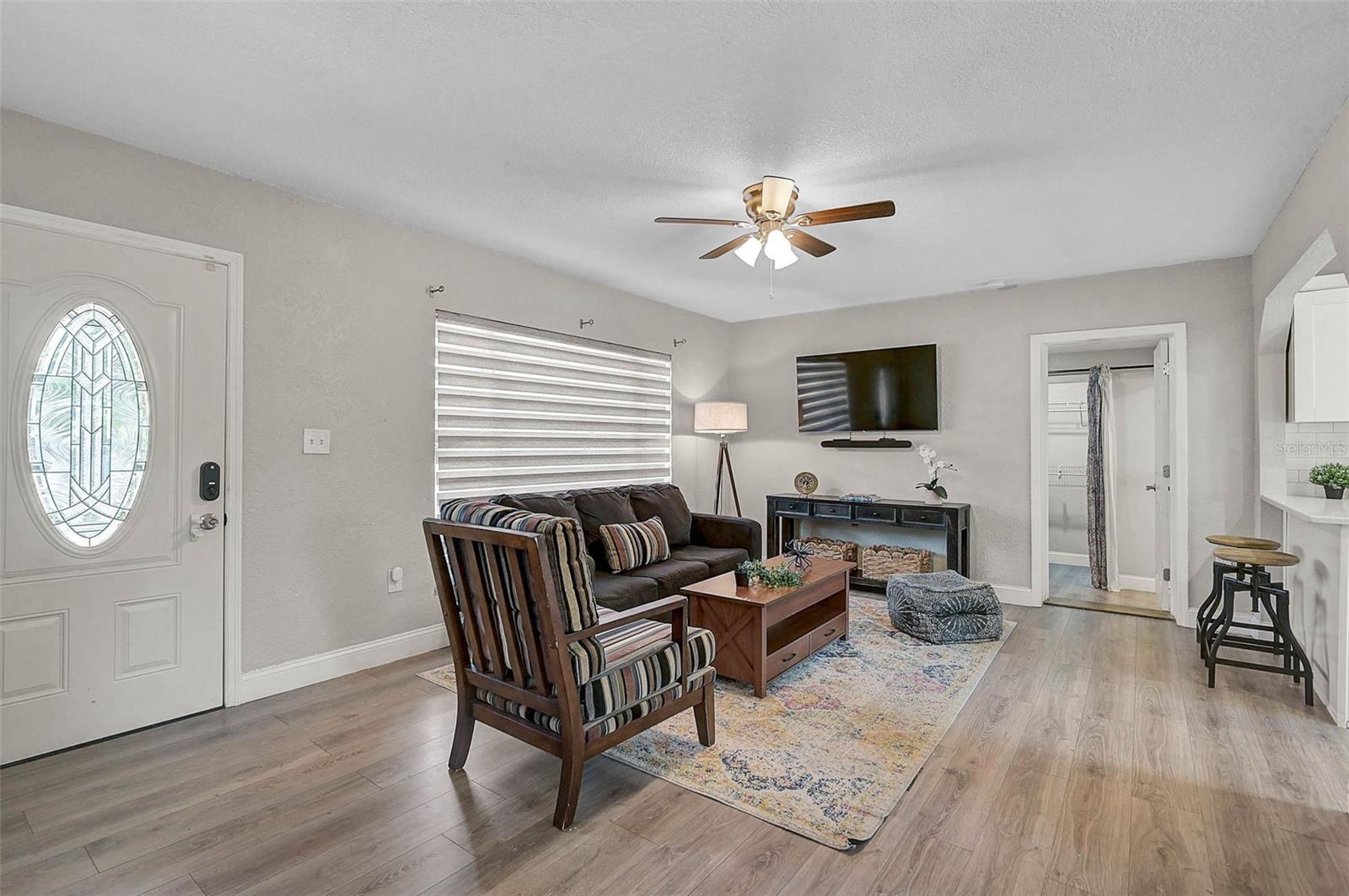 Listing photo id 5 for 1217 Ellicott Street