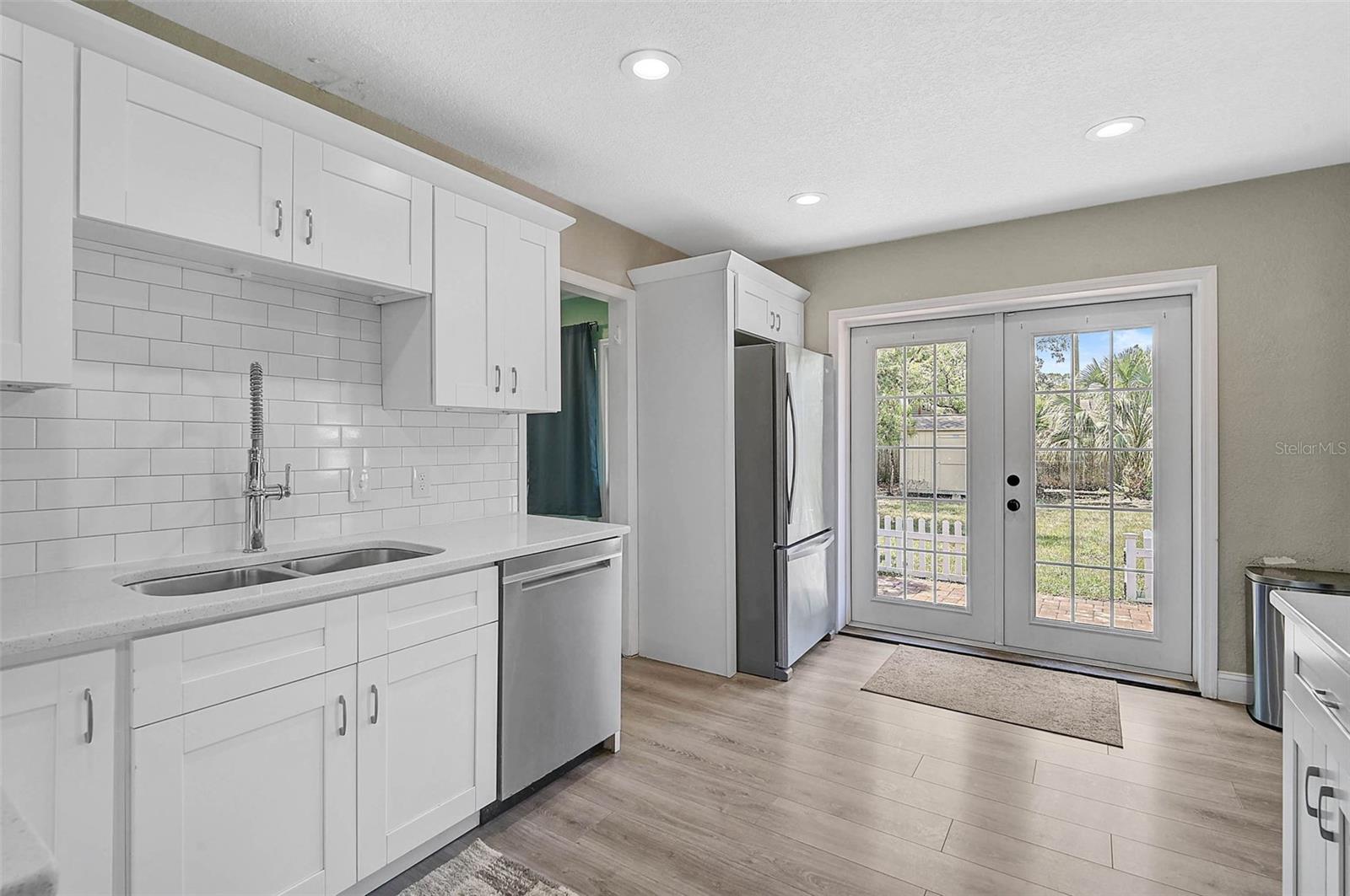 Listing photo id 7 for 1217 Ellicott Street