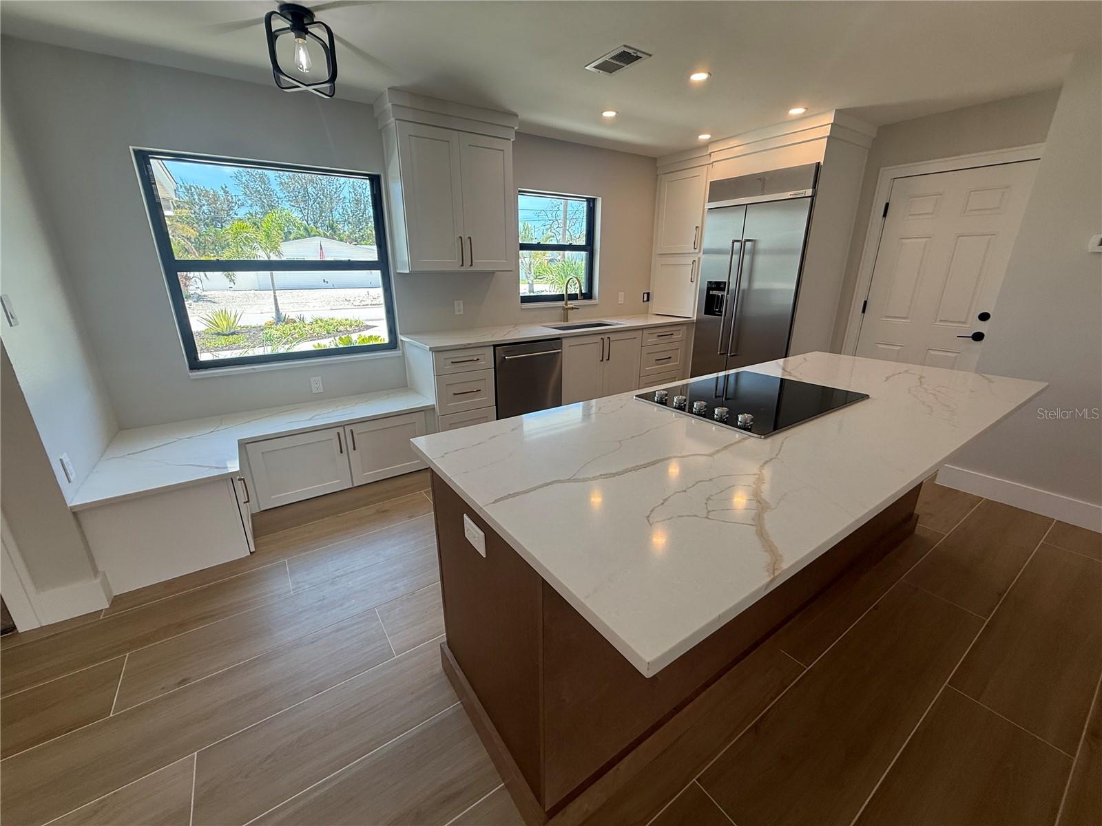 Image 16 of 43 For 808 25th Avenue W