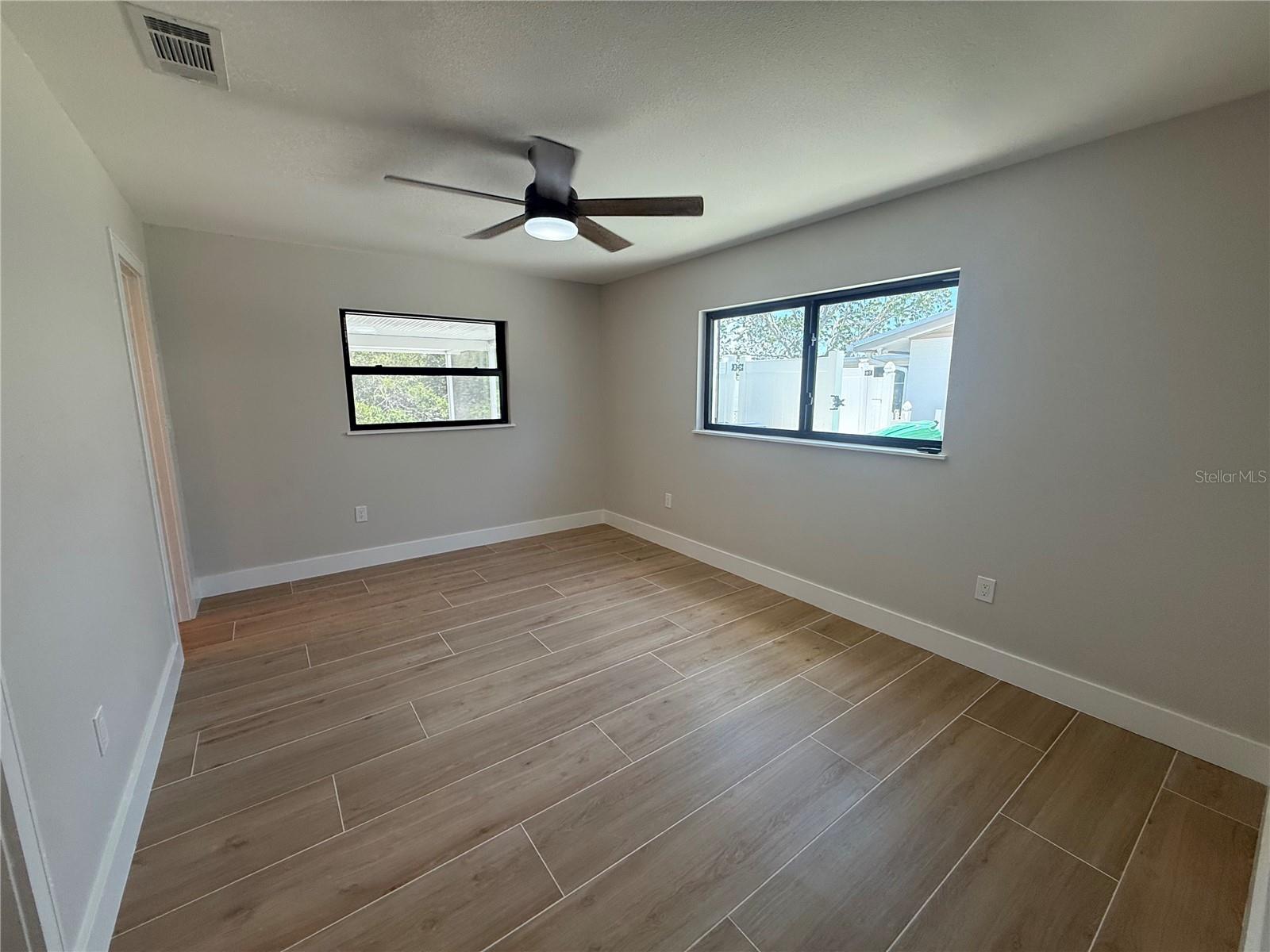Image 25 of 43 For 808 25th Avenue W