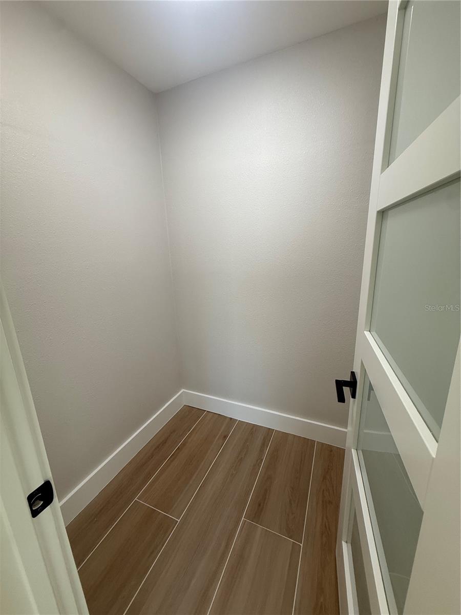 Image 30 of 43 For 808 25th Avenue W