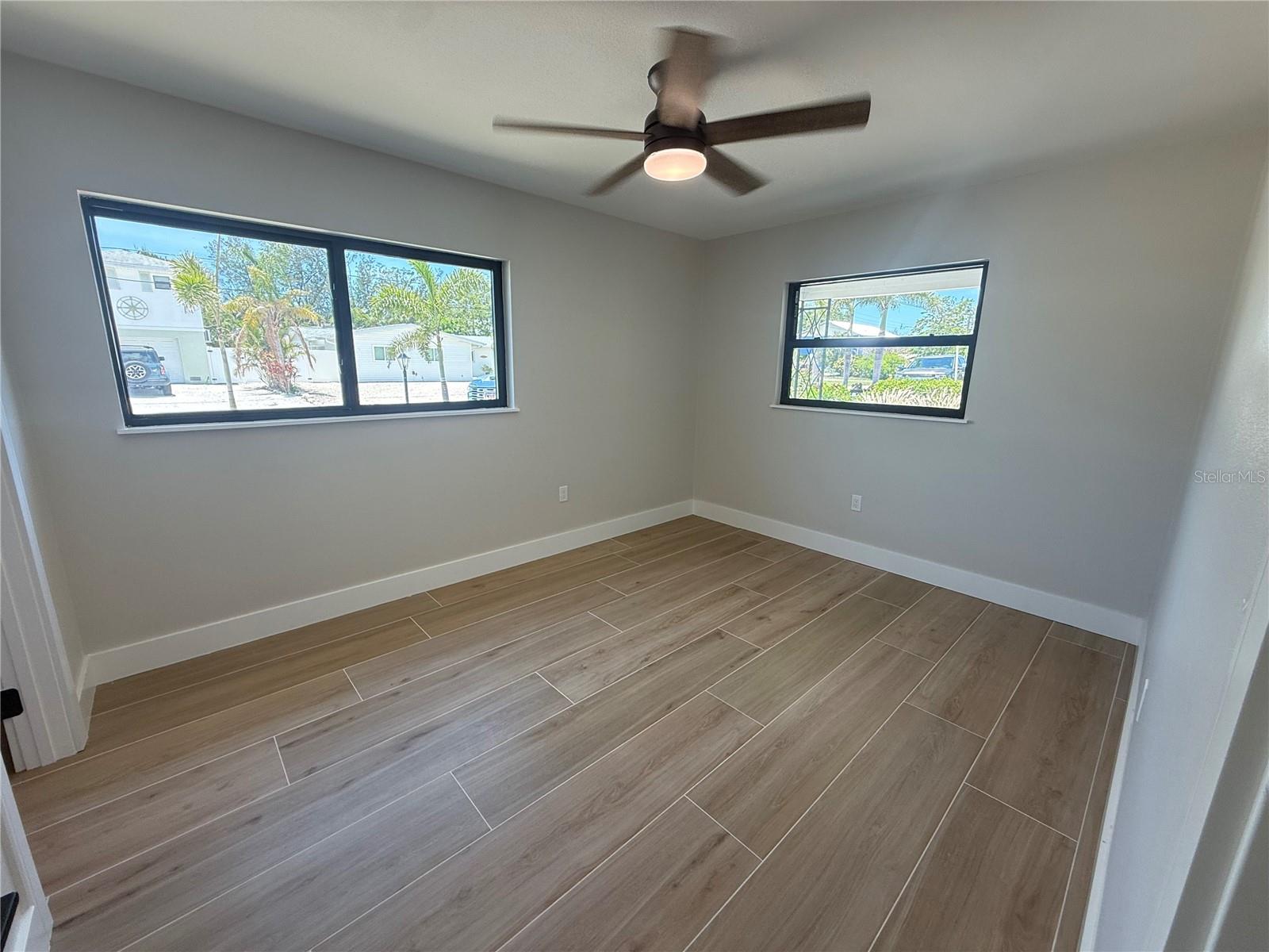 Image 31 of 43 For 808 25th Avenue W