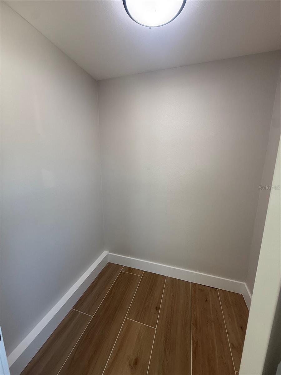 Image 33 of 43 For 808 25th Avenue W