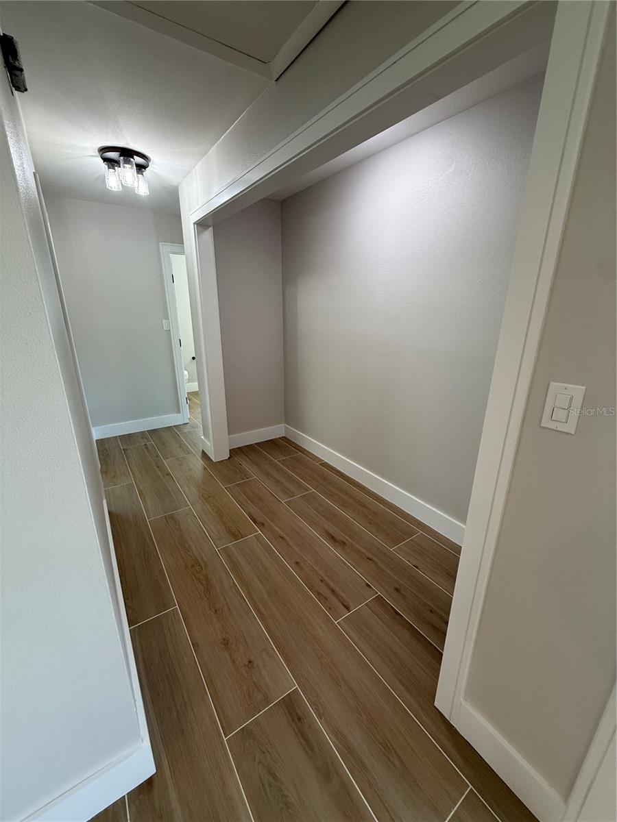 Image 36 of 43 For 808 25th Avenue W