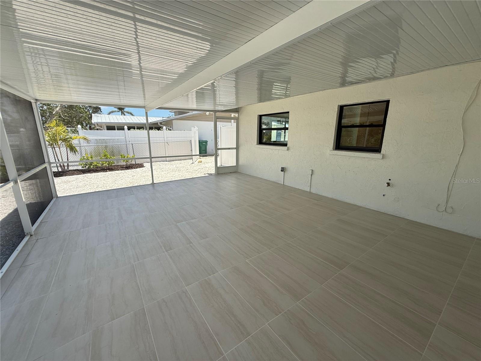 Image 37 of 43 For 808 25th Avenue W