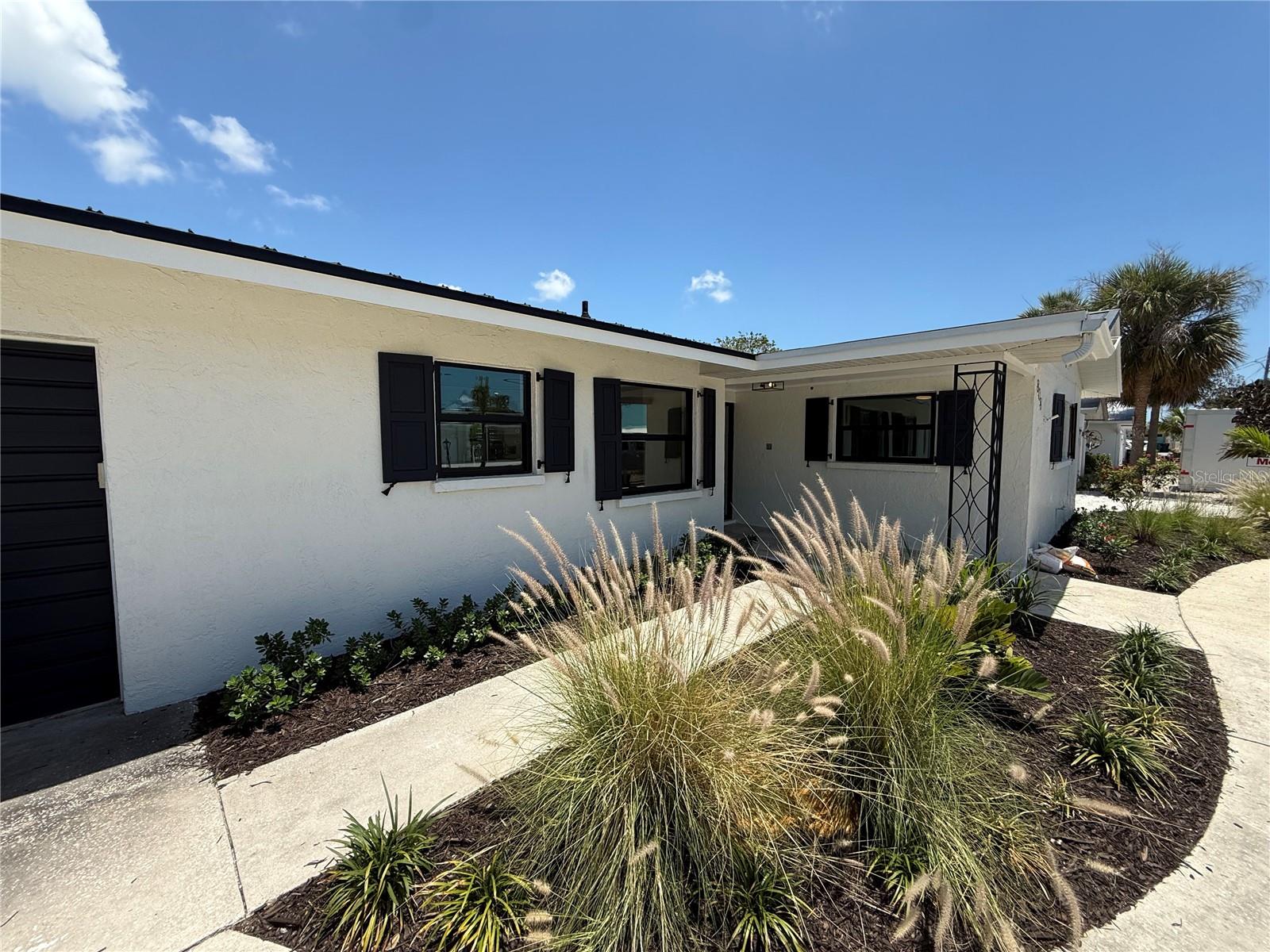Image 4 of 43 For 808 25th Avenue W