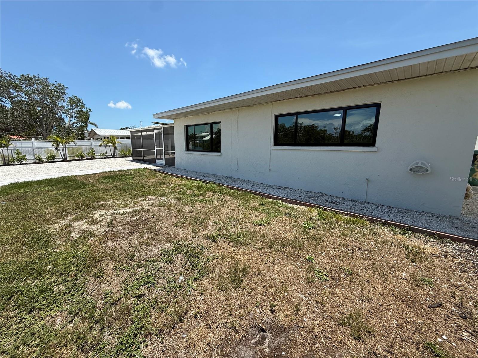 Image 42 of 43 For 808 25th Avenue W