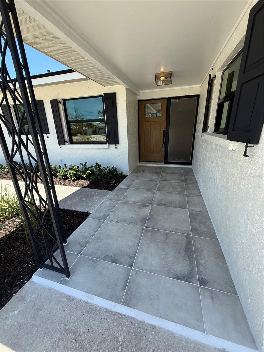 Image 6 of 43 For 808 25th Avenue W