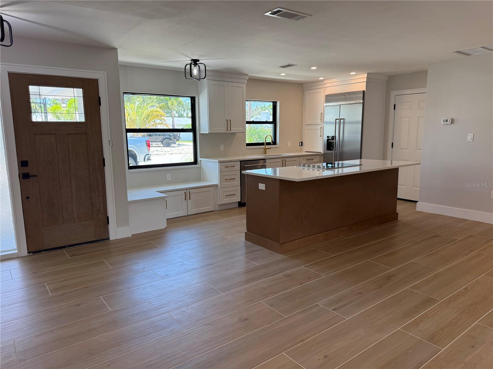 Image 8 of 43 For 808 25th Avenue W