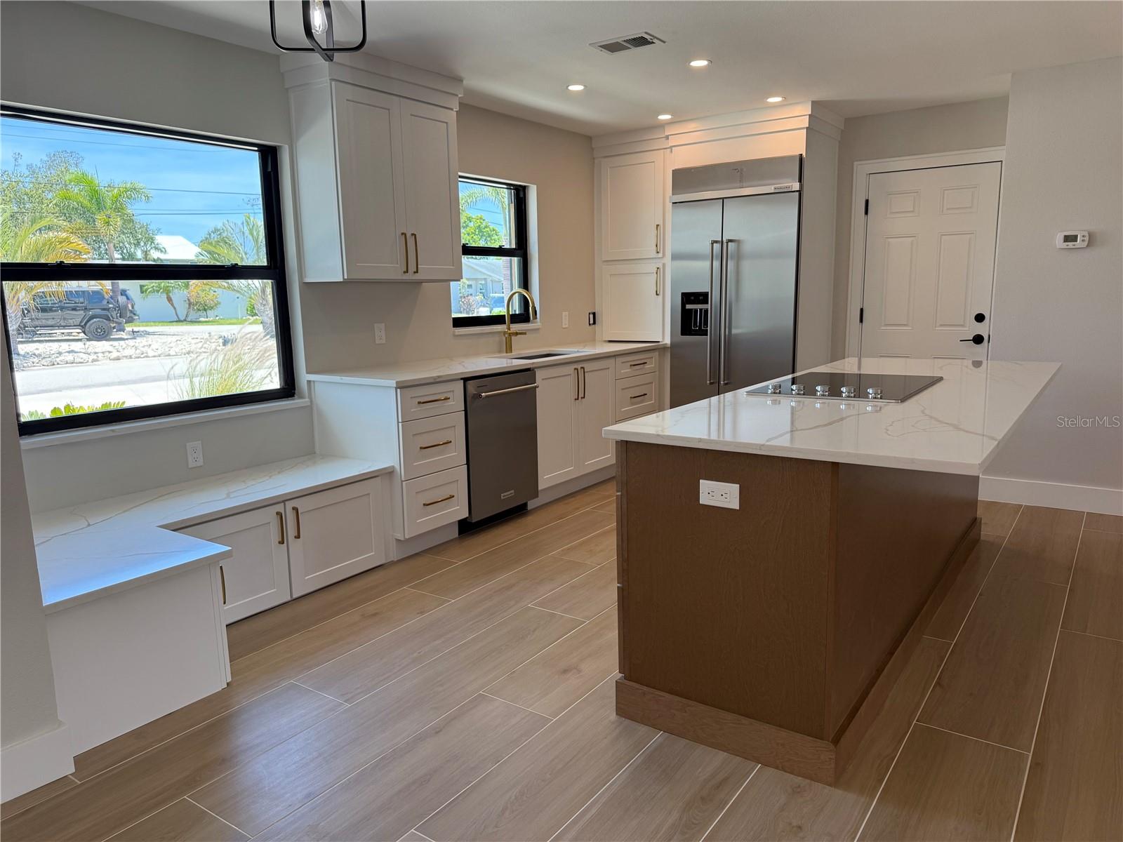 Image 9 of 43 For 808 25th Avenue W