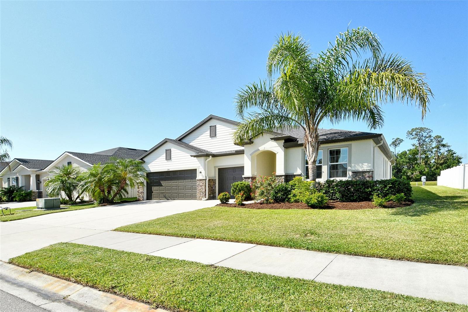 Image 2 of 74 For 364 Grande Vista Boulevard