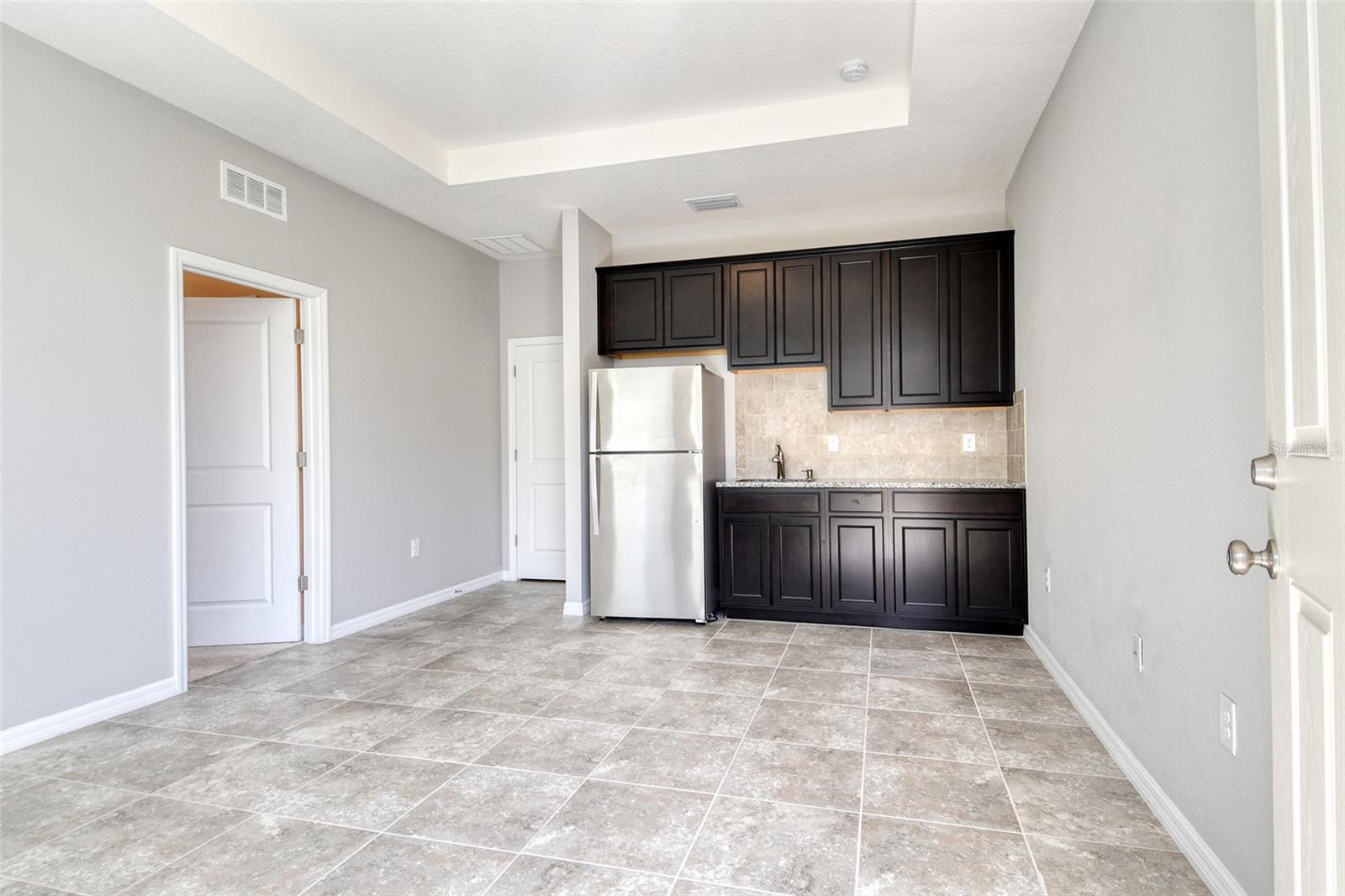 Image 42 of 74 For 364 Grande Vista Boulevard