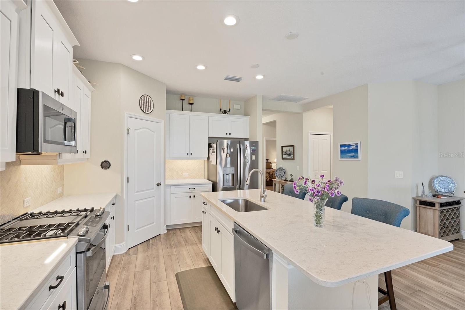 Image 21 of 71 For 2631 Sapphire Blue Lane