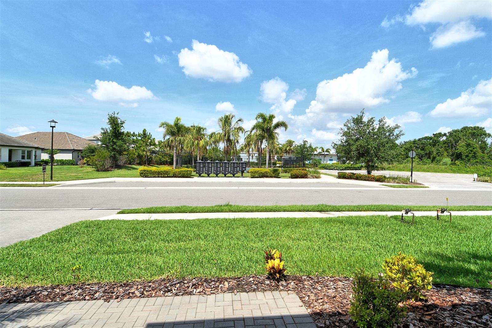 Image 42 of 61 For 1919 Woodleaf Hammock Court