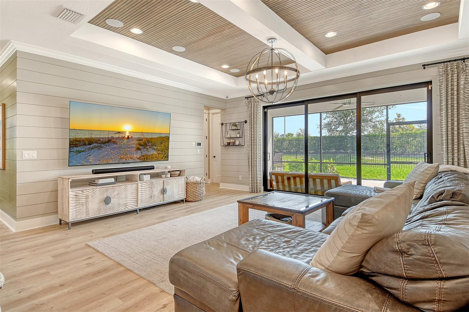 Image 6 of 61 For 1919 Woodleaf Hammock Court