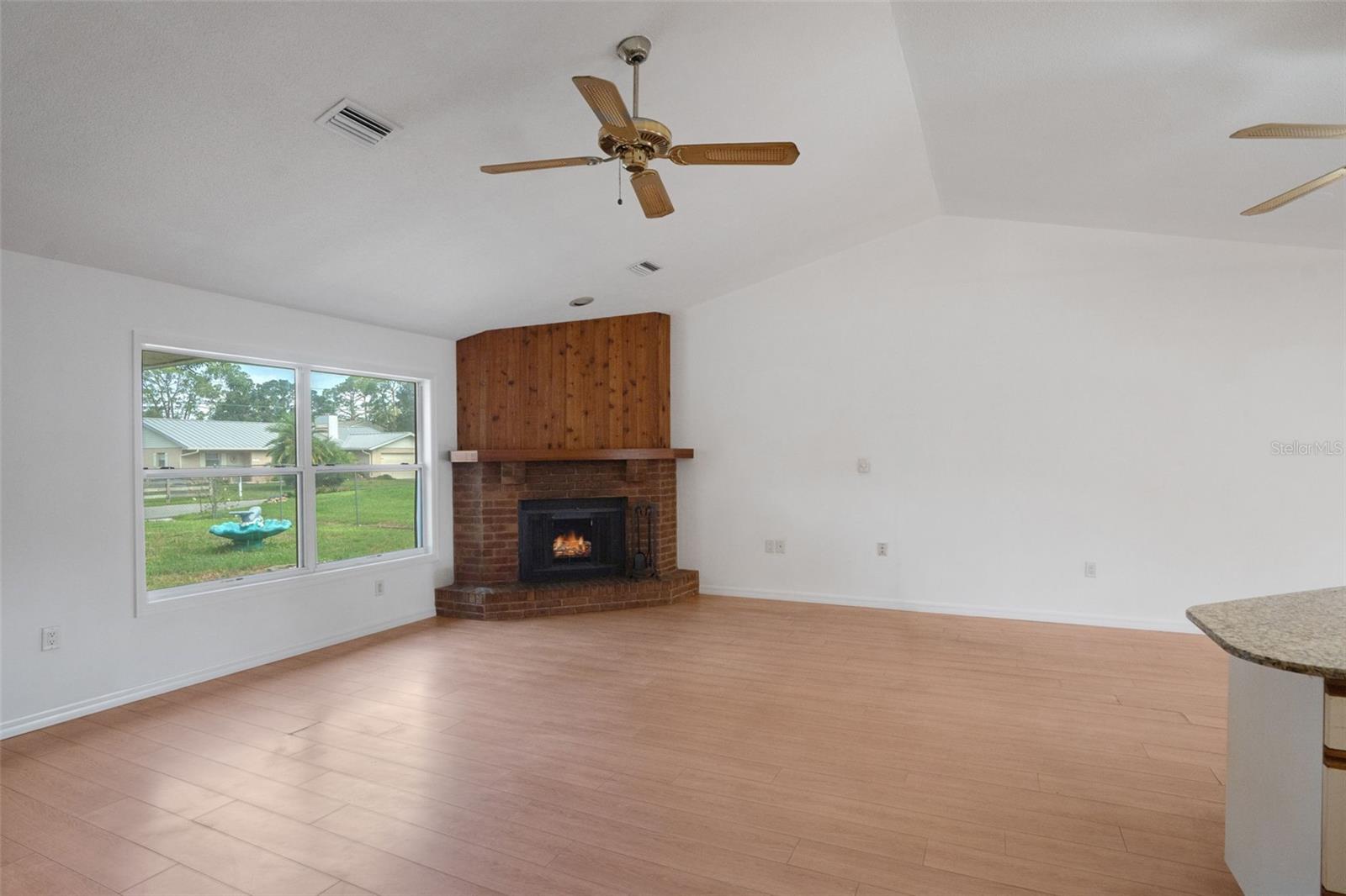 Image 7 of 34 For 5639 Blount Avenue