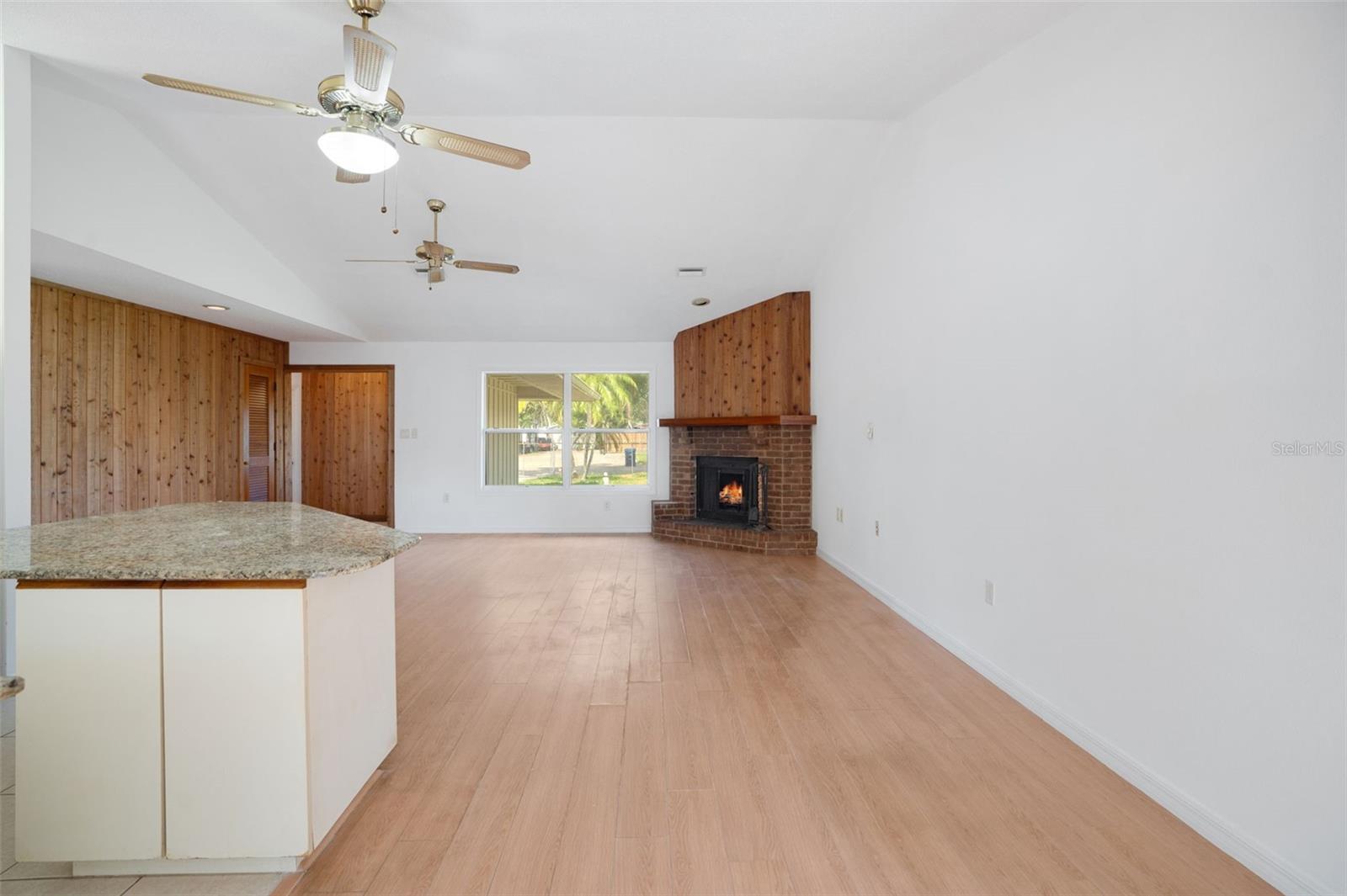 Image 8 of 34 For 5639 Blount Avenue
