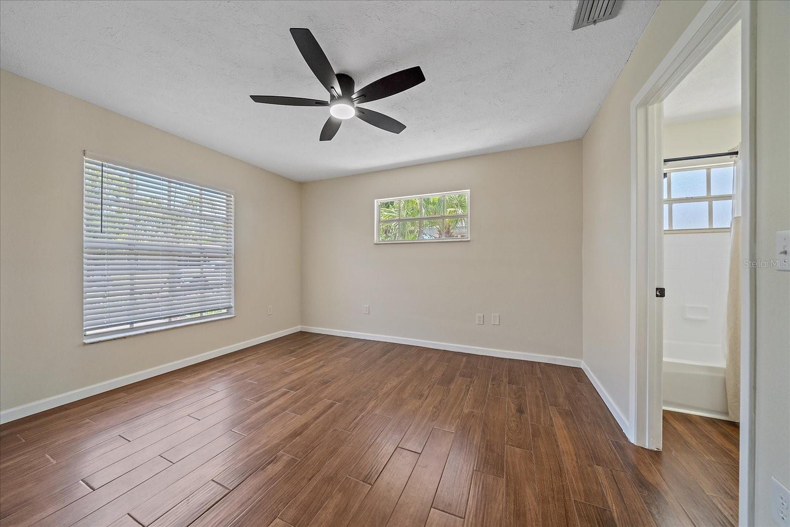 Image 19 of 36 For 2953 Oak Street