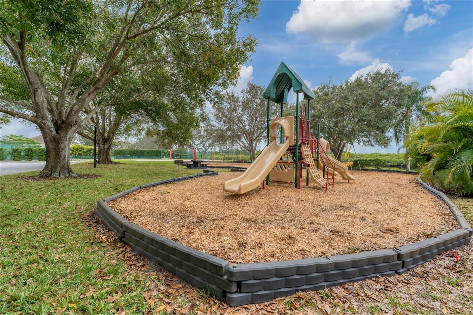 Image 64 of 69 For 4844 14th Avenue E