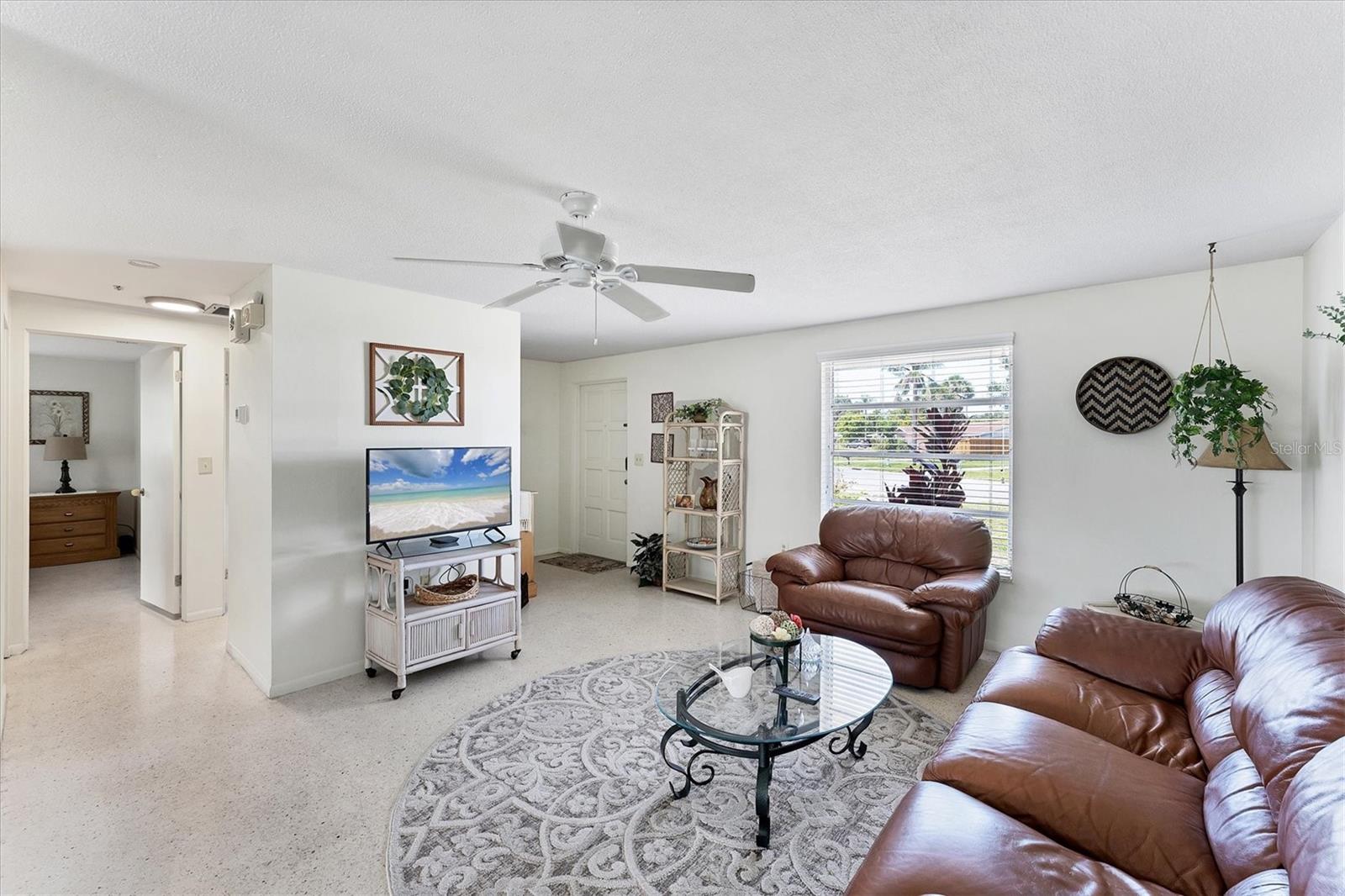 Image 4 of 22 For 4535 Maceachen Boulevard