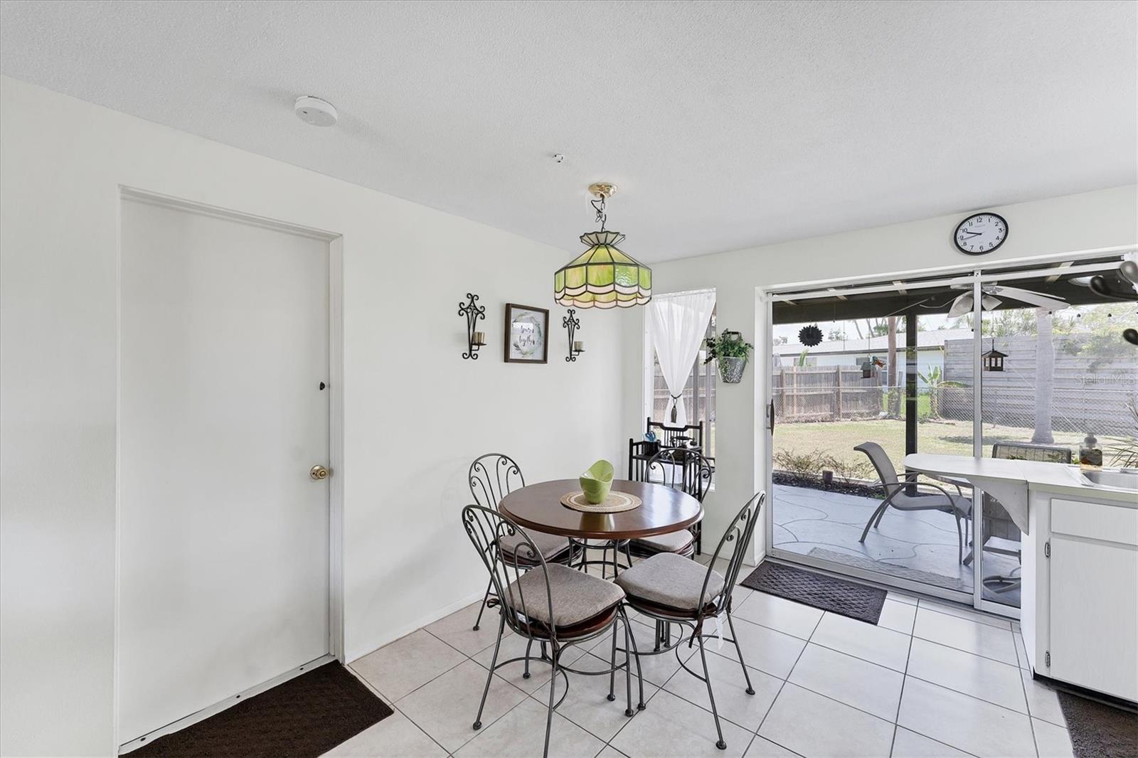 Image 7 of 22 For 4535 Maceachen Boulevard