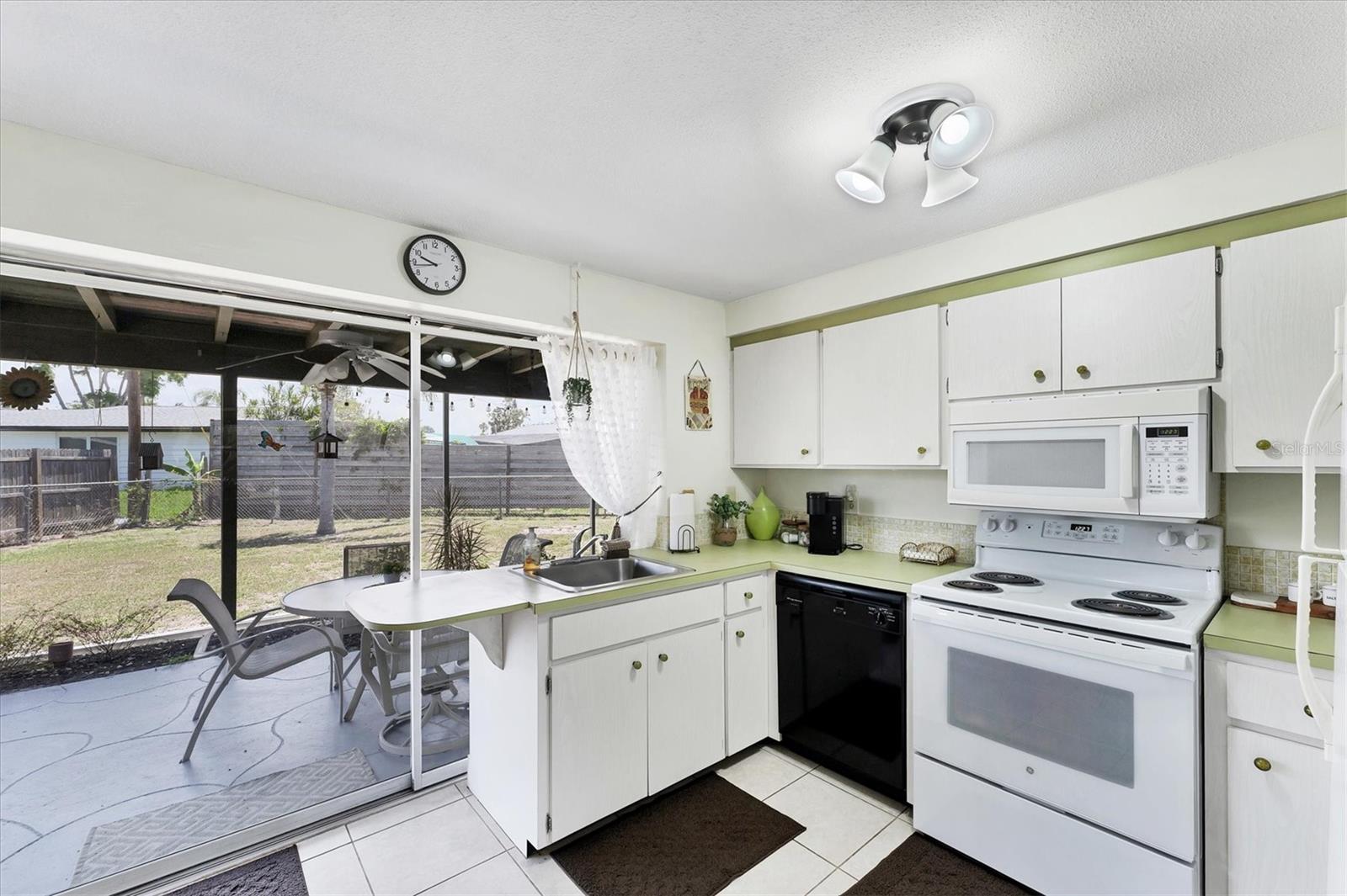 Image 9 of 22 For 4535 Maceachen Boulevard