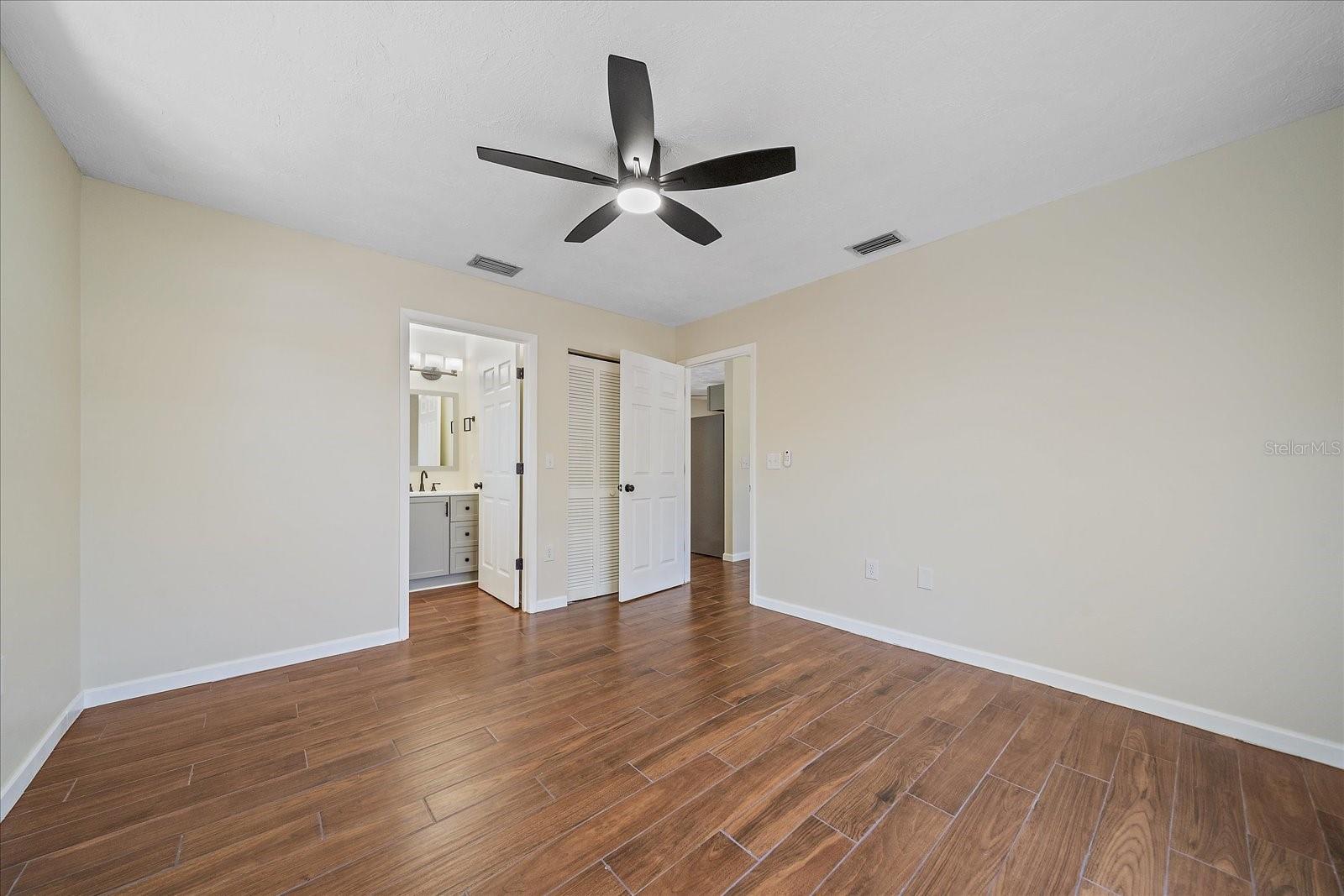 Image 20 of 36 For 2953 Oak Street