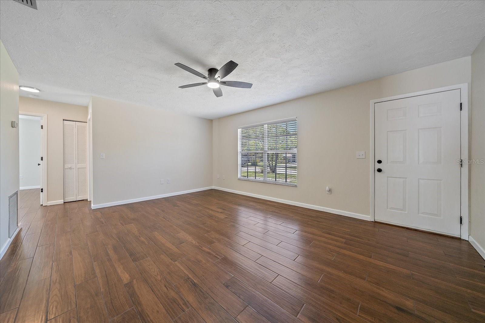 Image 4 of 36 For 2953 Oak Street