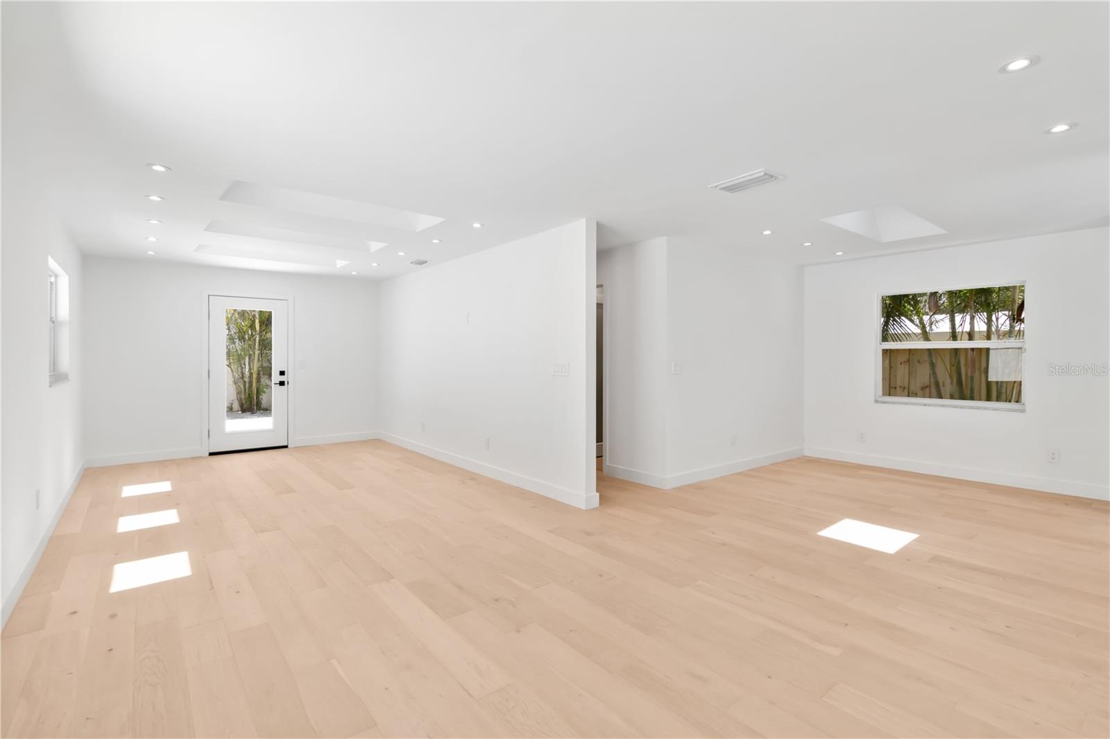 Image 11 of 31 For 2410 Floyd Street