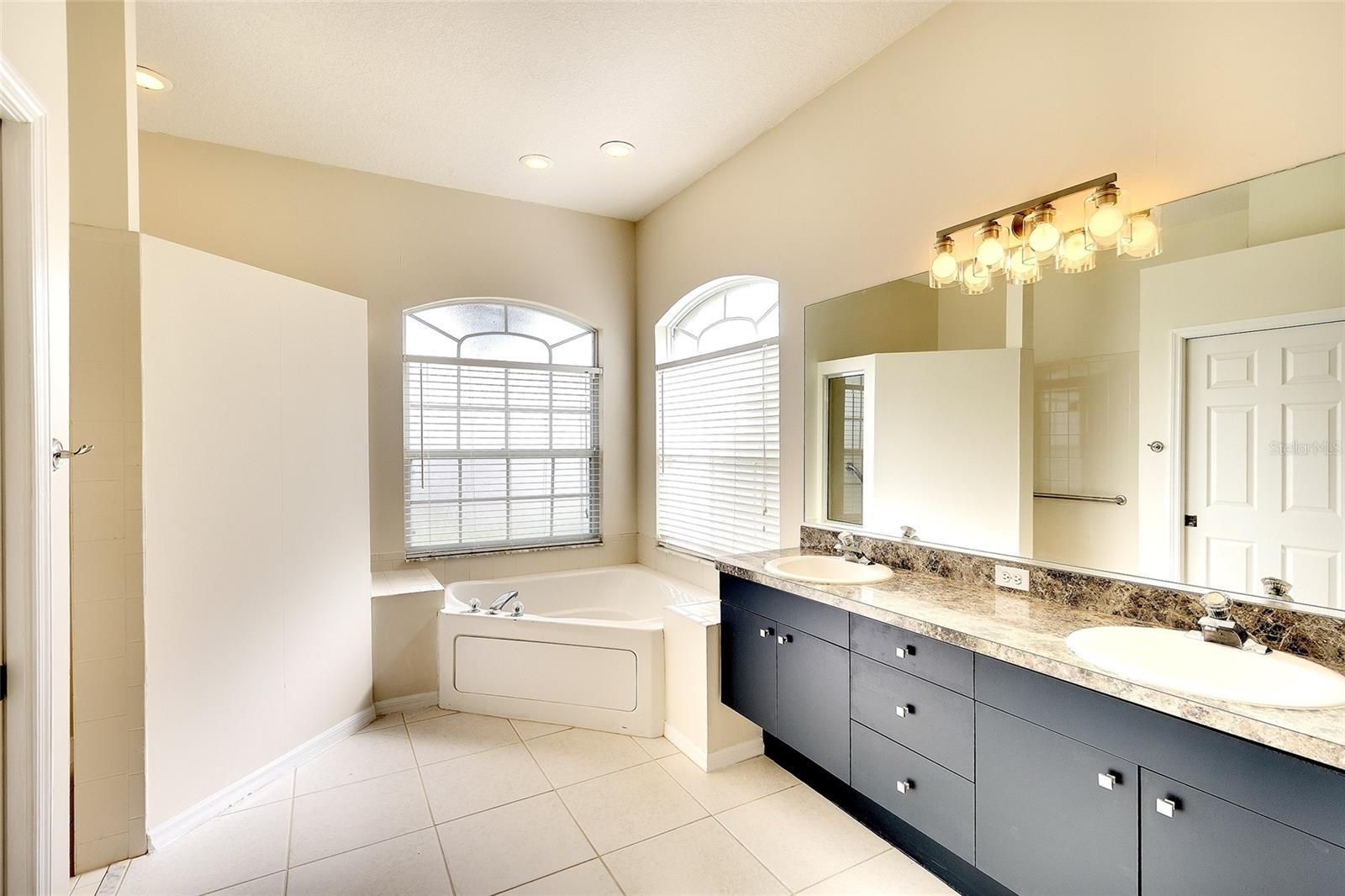 Image 18 of 29 For 5905 32nd Street E