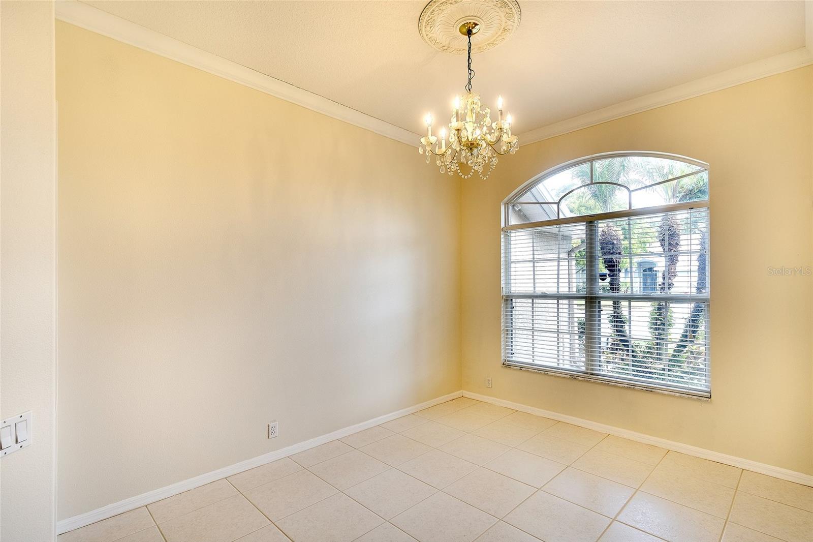 Image 5 of 29 For 5905 32nd Street E