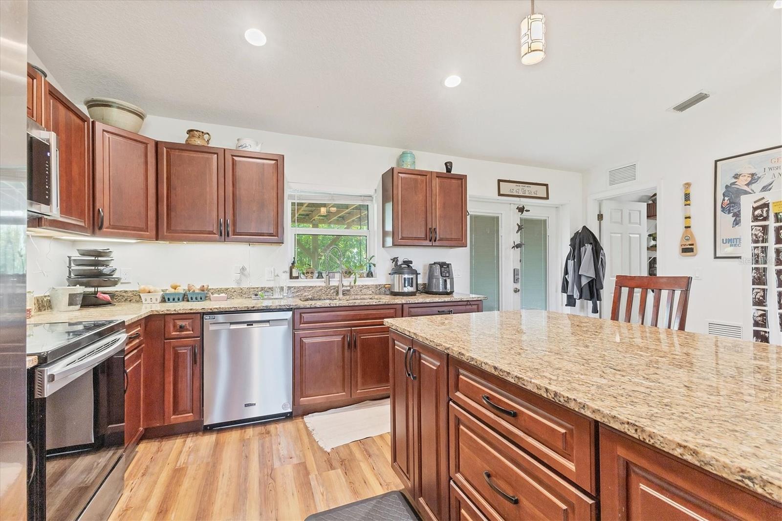 Image 18 of 44 For 7745 Wauchula Rd