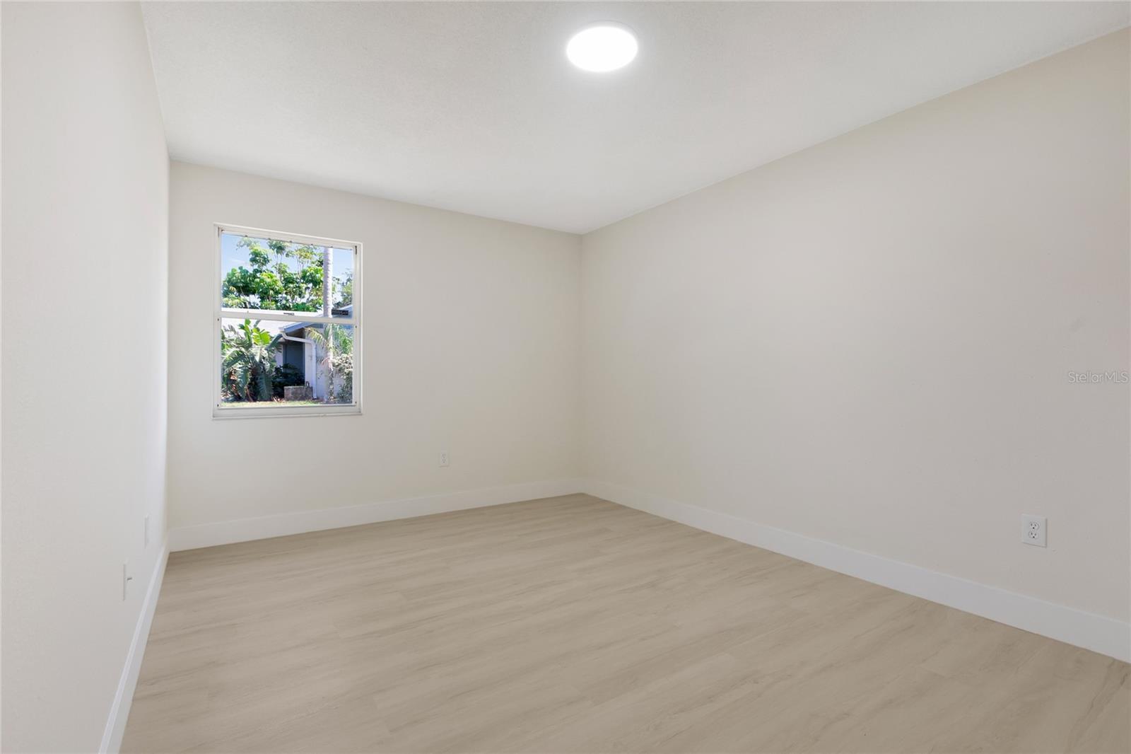 Image 18 of 39 For 6572 Mauna Loa Boulevard