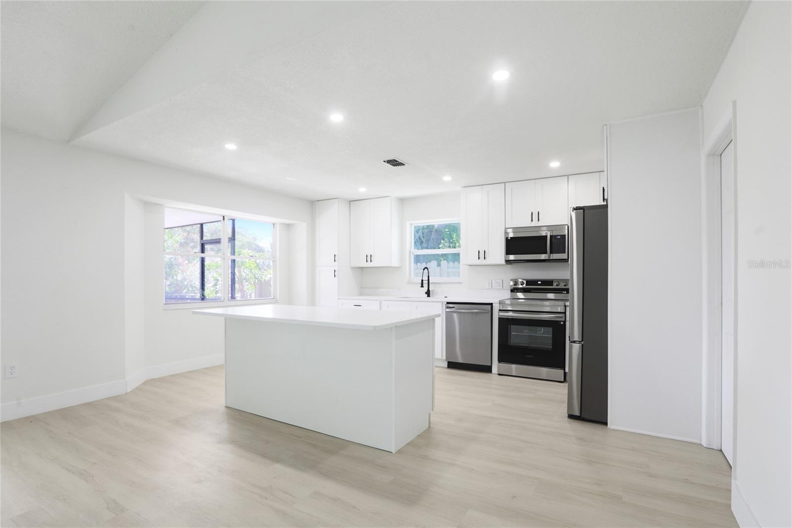 Image 7 of 39 For 6572 Mauna Loa Boulevard