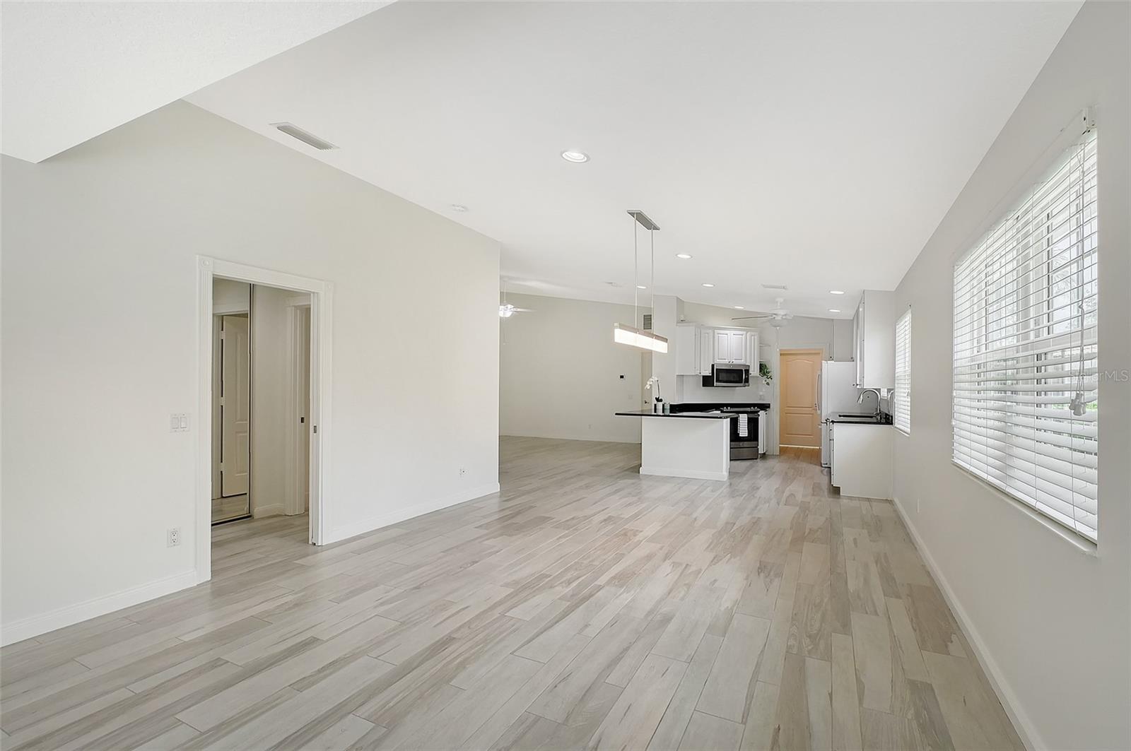 Image 14 of 37 For 5787 Ivrea Drive