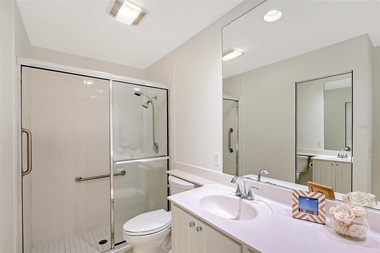 Image 17 of 37 For 5787 Ivrea Drive