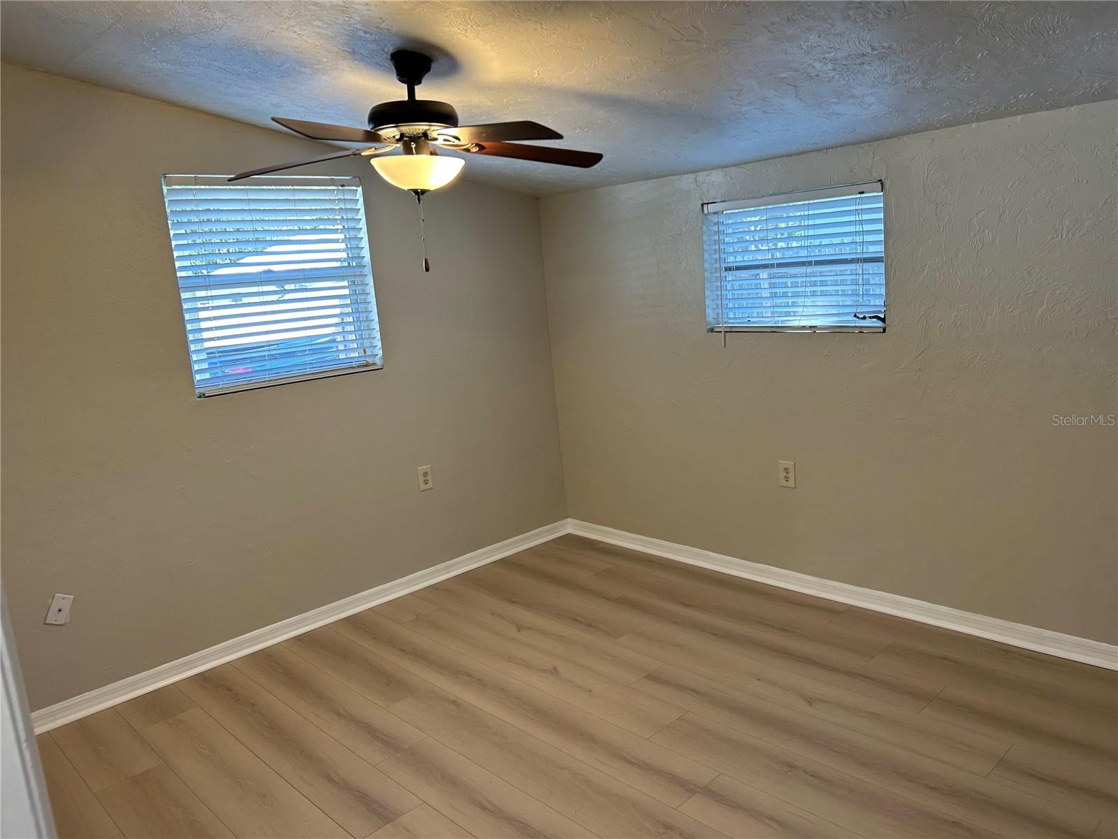 Image 10 of 15 For 929 23rd Street W