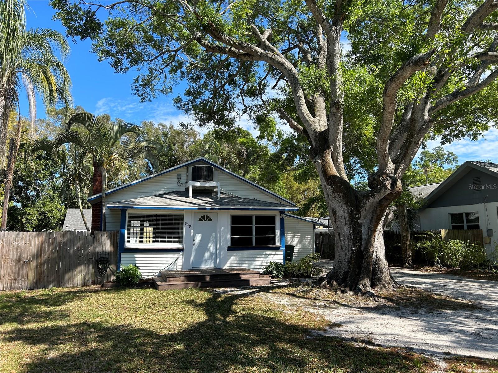 Image 2 of 15 For 929 23rd Street W