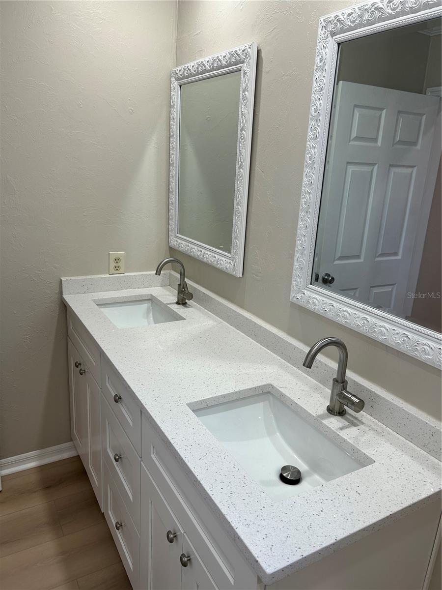 Image 6 of 15 For 929 23rd Street W