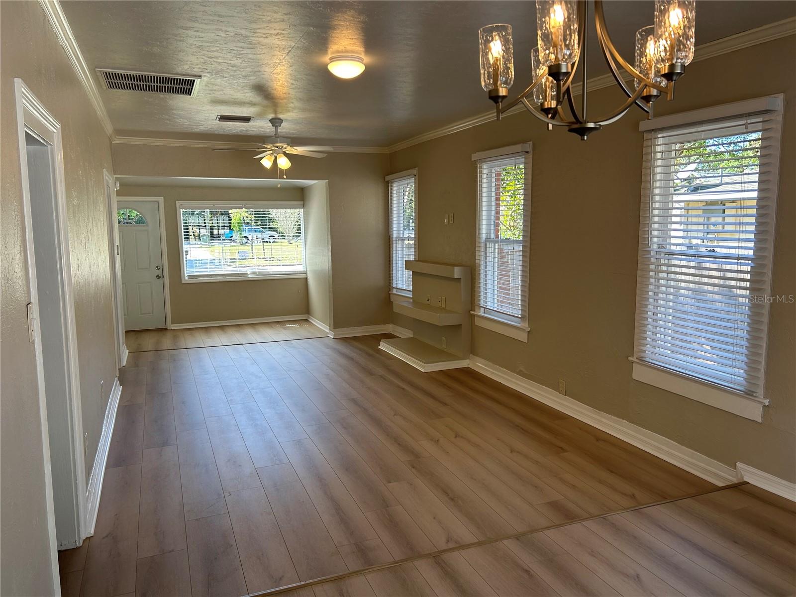 Image 8 of 15 For 929 23rd Street W