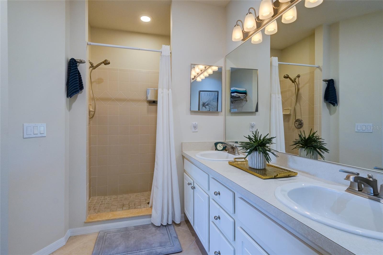 Image 43 of 54 For 7155 Boca Grove Place Place 202