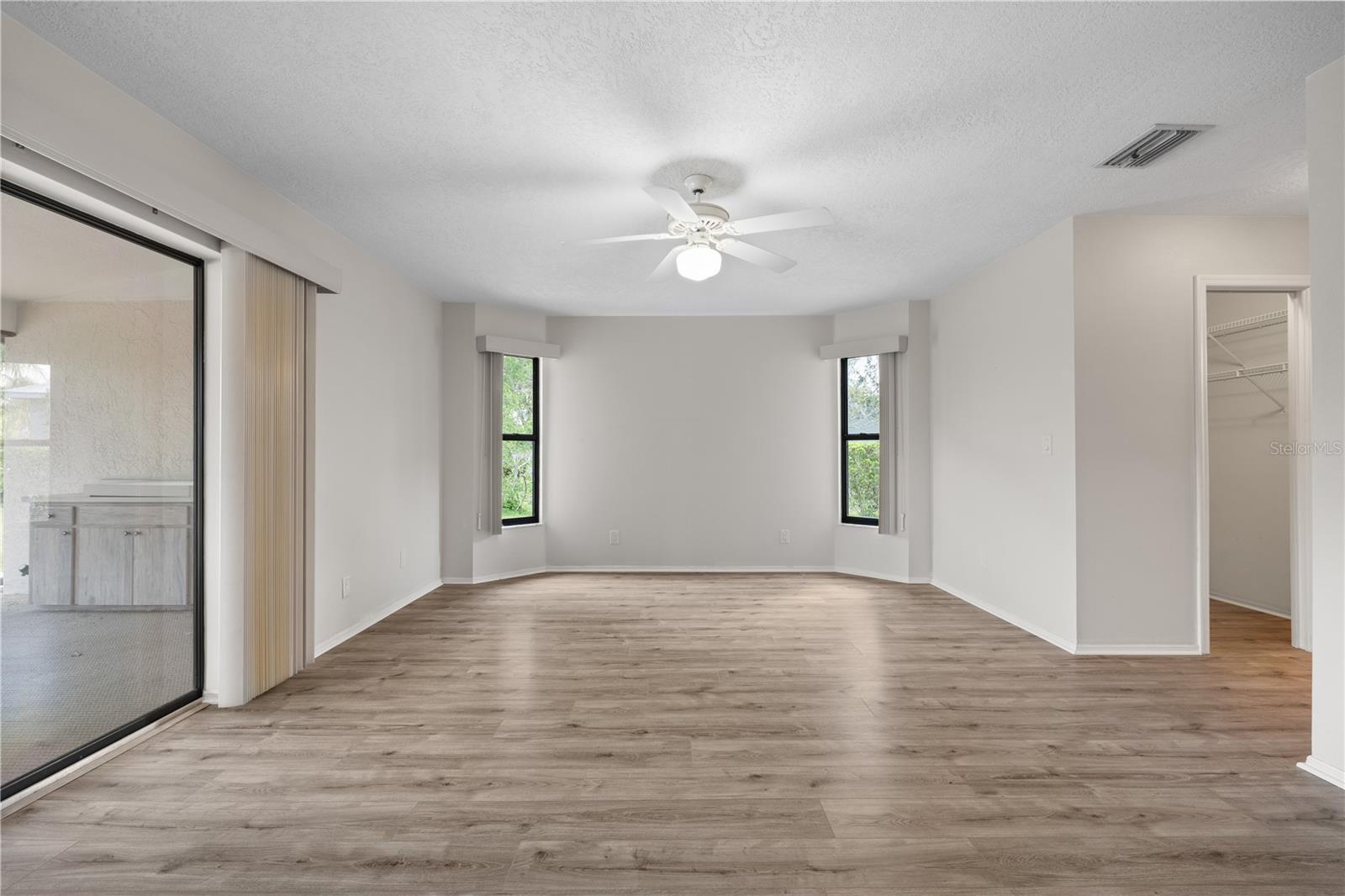 Image 11 of 25 For 4622 34th Court E
