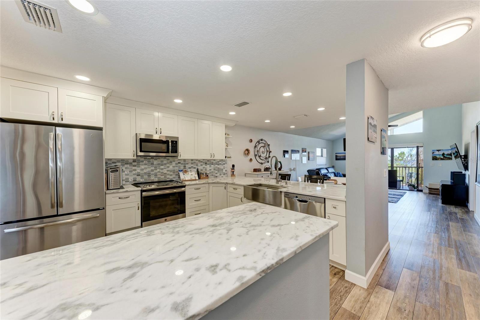Image 11 of 47 For 515 Leffingwell Avenue 210