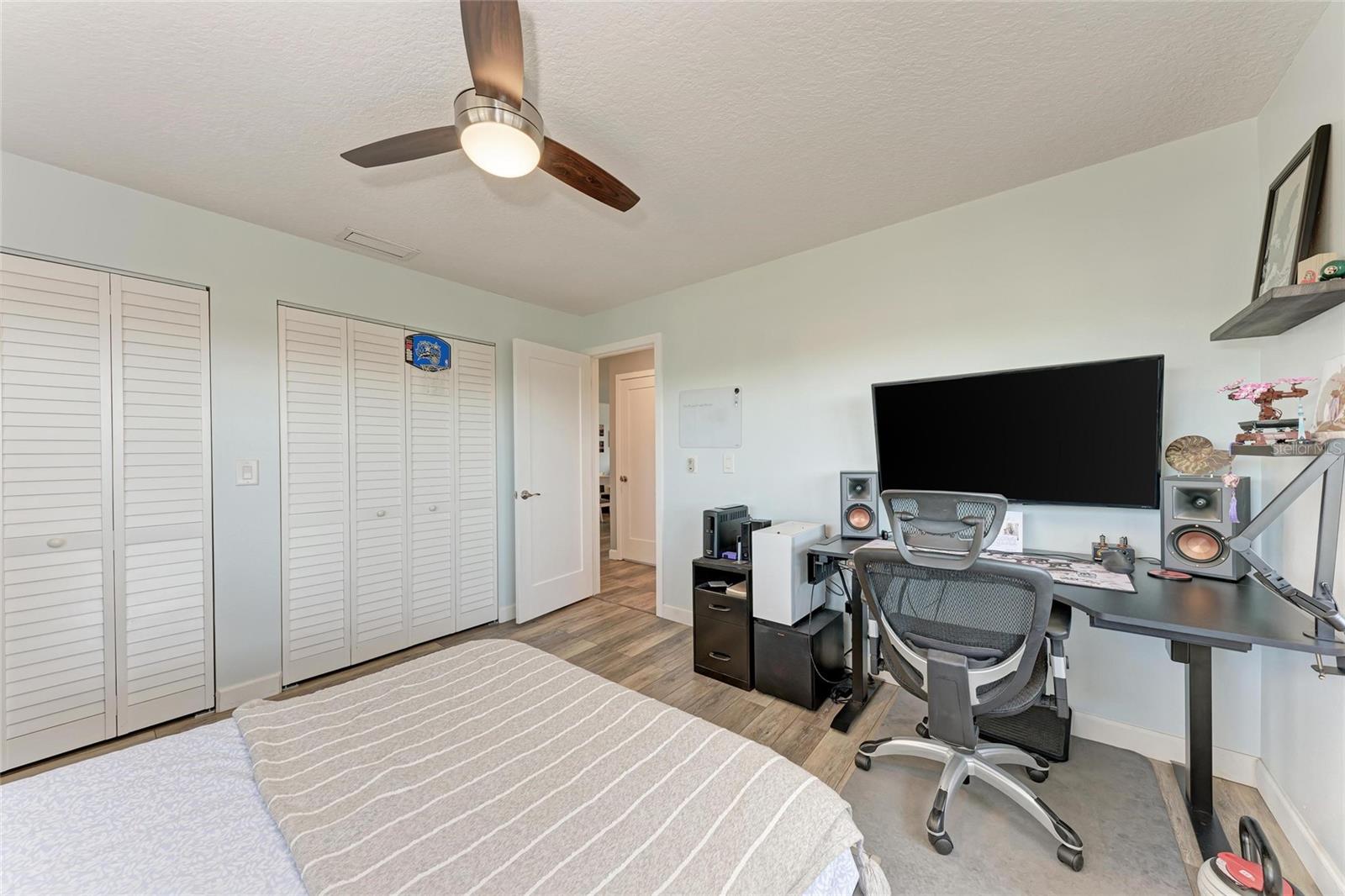 Image 21 of 47 For 515 Leffingwell Avenue 210