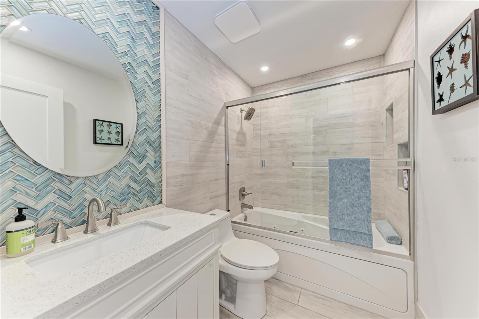 Image 23 of 47 For 515 Leffingwell Avenue 210