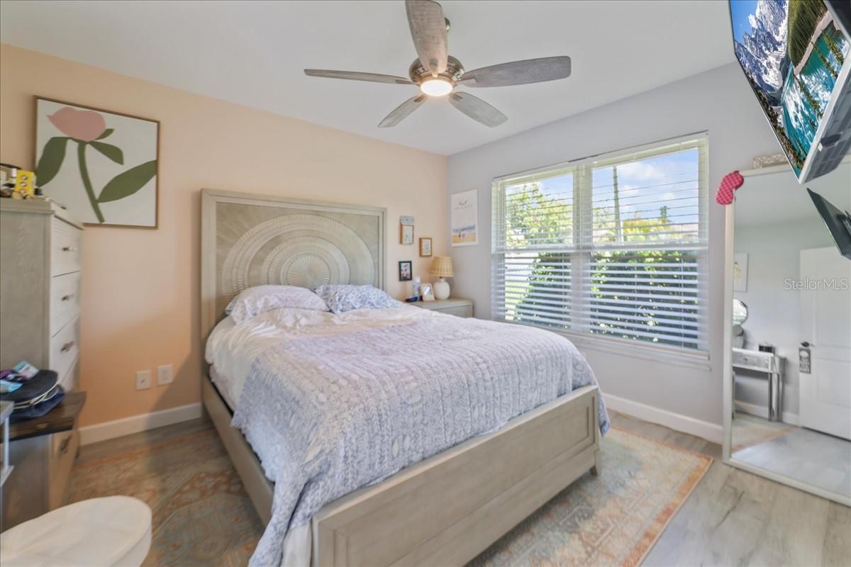 Image 21 of 28 For 206 45th Terrace