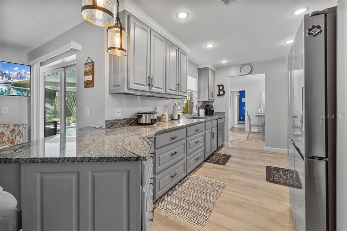 Image 7 of 28 For 206 45th Terrace
