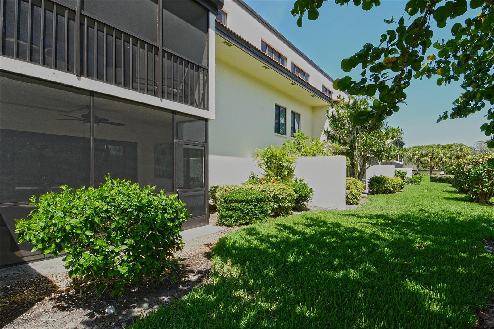 Image 24 of 45 For 2055 Gulf Of Mexico Drive G2-108