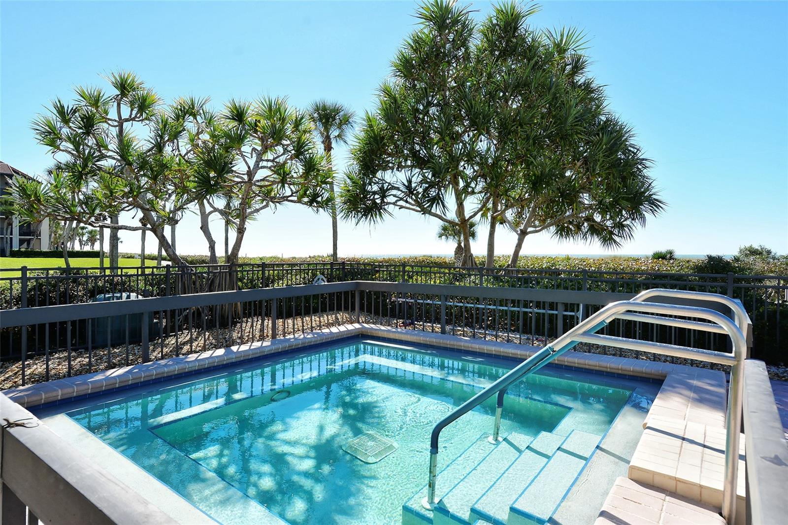 Image 44 of 45 For 2055 Gulf Of Mexico Drive G2-108